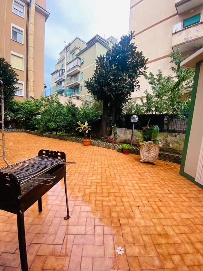 Large Garden Apartment Rome Exterior photo