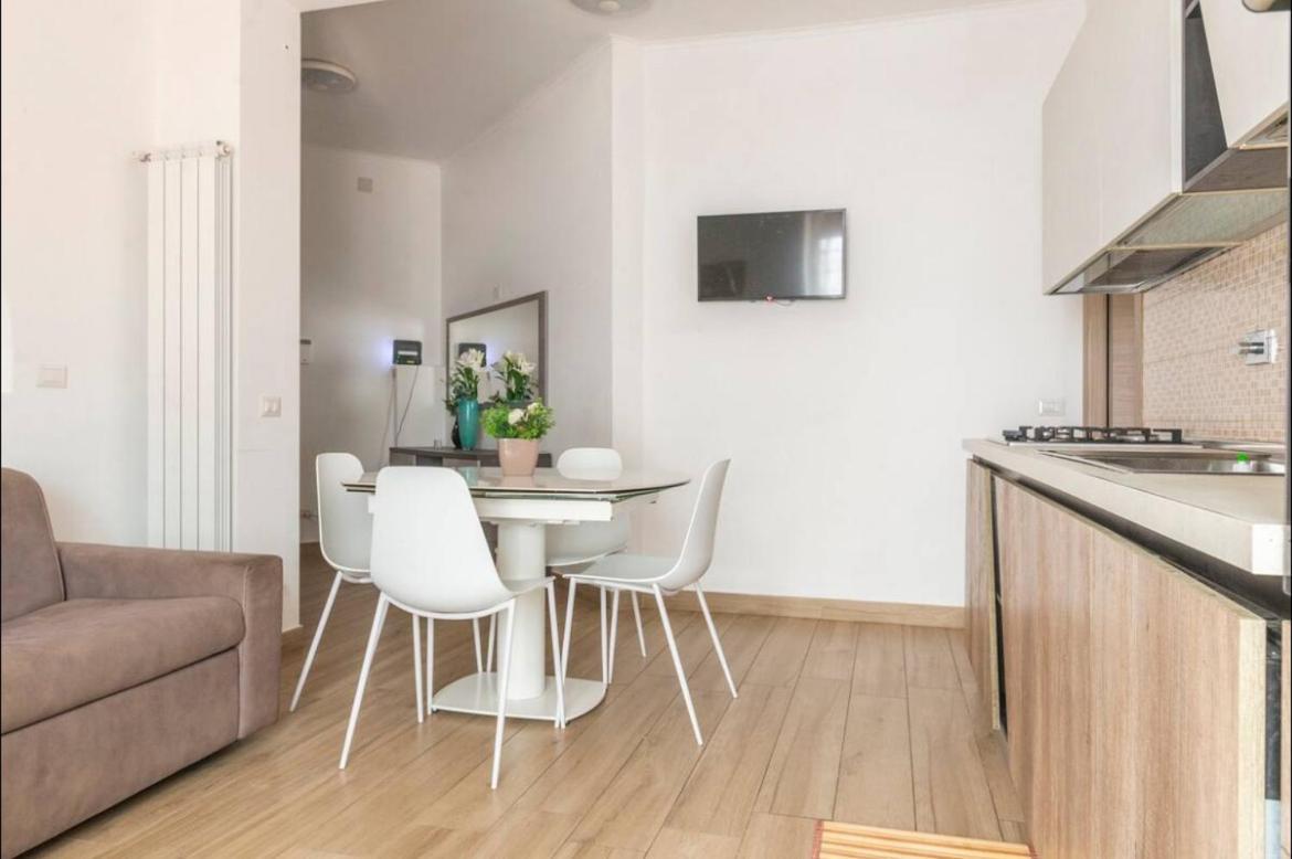 Large Garden Apartment Rome Exterior photo