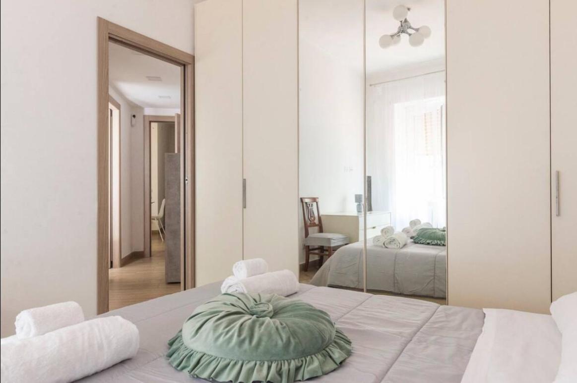 Large Garden Apartment Rome Exterior photo